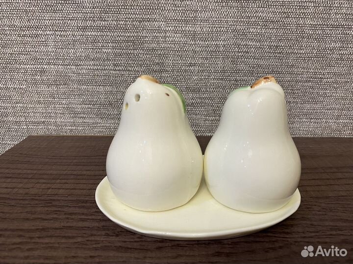 Набор солонка и перец.подставка под горячее