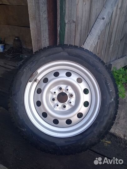 Шины зимние с дисками плюс колёсные болты R14