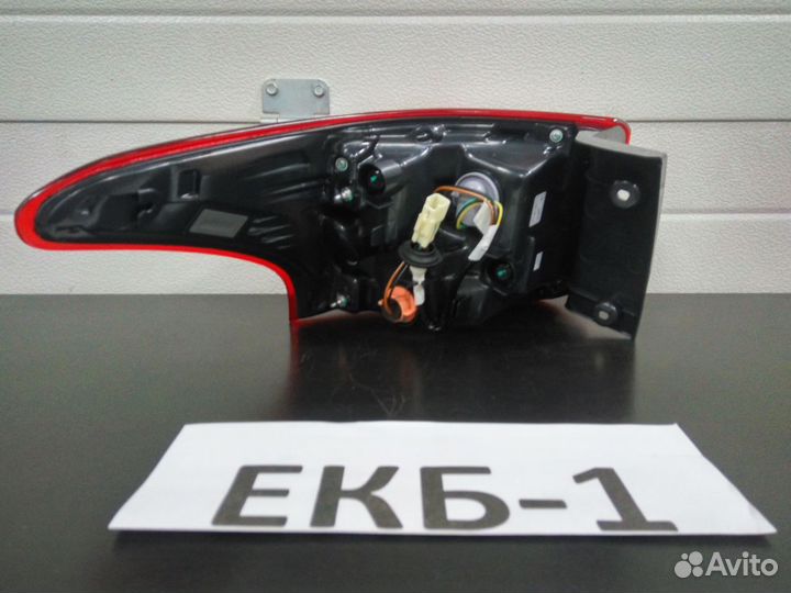 Фонарь правый внешний Mitsubishi Outlander 3 2012