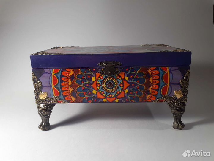 Шкатулка с ручной росписью 