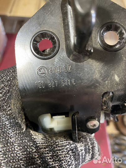 Ответная часть замка багажника Skoda Octavia a5