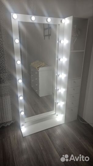 Зеркало с подсветкой в полный рост