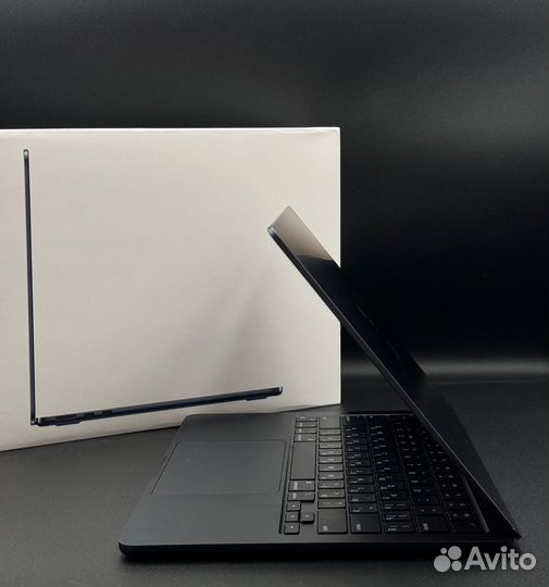 Macbook Air 13 (M2) 8/256Gb. Midnight. (Б/У.)