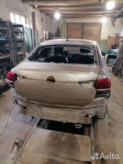 Продам крышка багажника w. Polo 2021