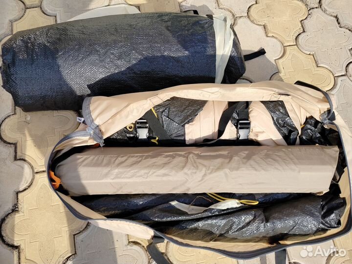 Палатка туристическая 4 местная бу