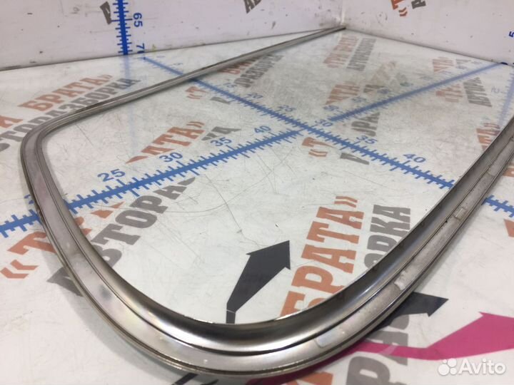 Молдинг форточки задней левой 3C9953345