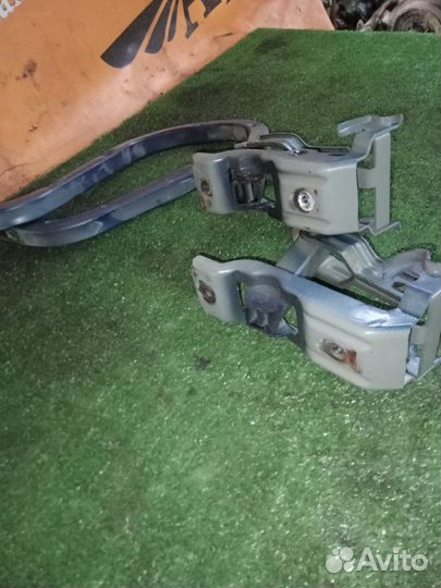 Петля крышки багажника Kia Spectra S6D 2007