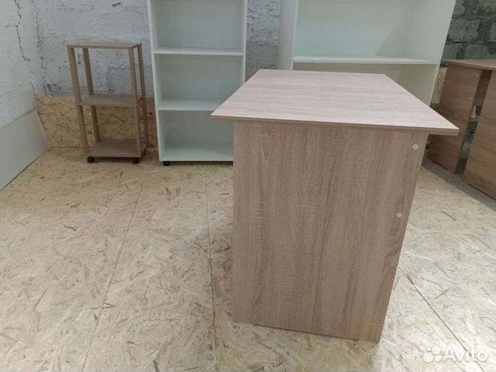 Письменный стол