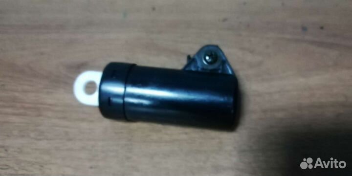 Амортизатор бардачка на Toyota Harrier