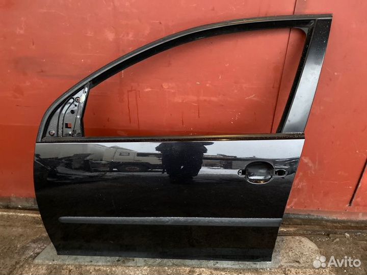 Дверь передняя левая Vw Golf 5 BKC 2004