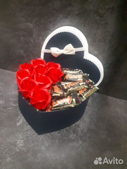 Букет из клубники, шоколадные пельмени