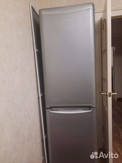 Холодильник бу indesit