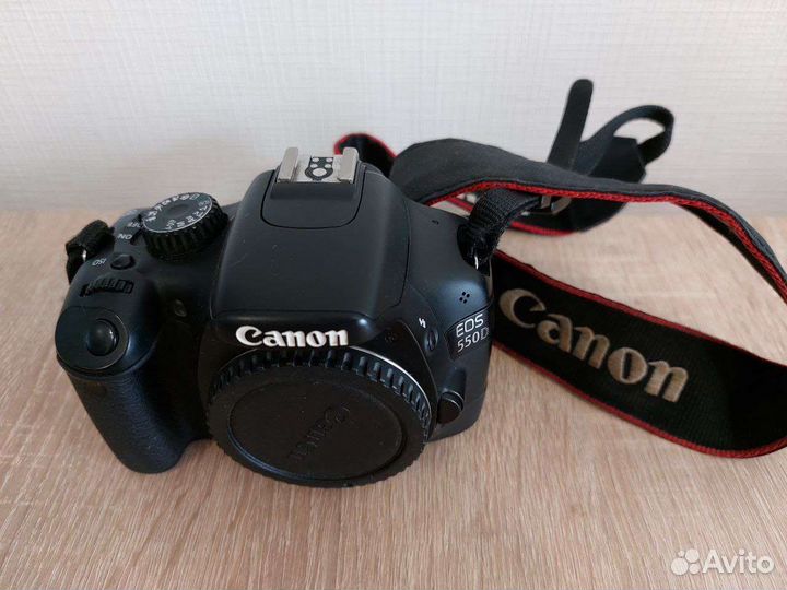Зеркальный фотоаппарат canon 550d