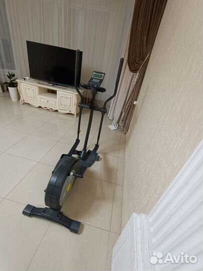 Эллиптический тренажер torneo