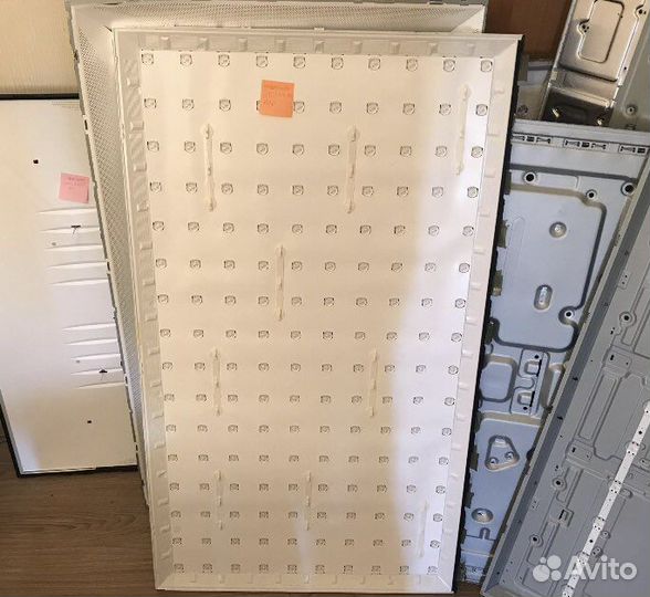 80 комплектов. Подсветка для телевизора