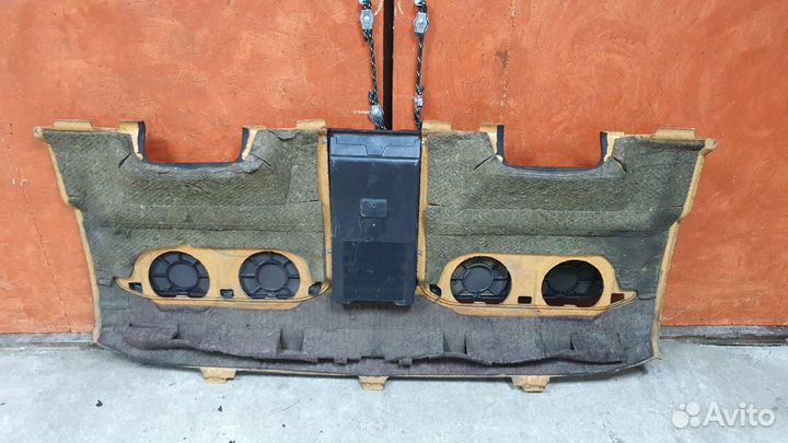 Задняя полка mercedes w140