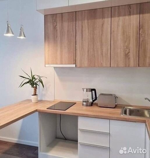 Кухня угловая для студии под заказ