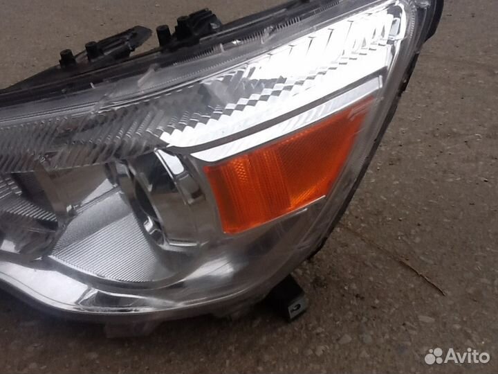 Mitsubishi ASX фара левая галоген