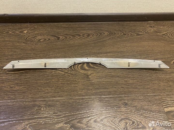 Молдинг решётки радиатора Ларгус