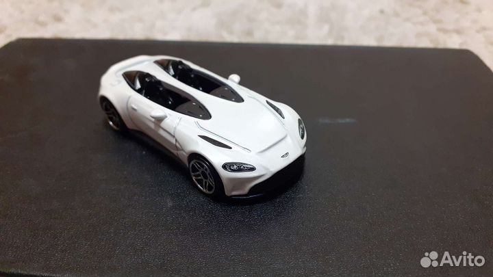 Машинки Hot Wheels мейн