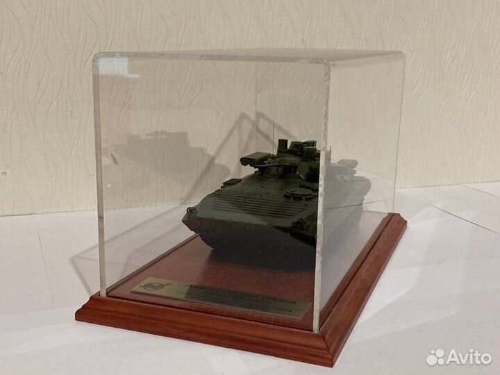 Коллекционная модель бмп-2М с модулем 