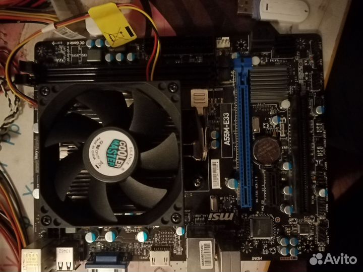 Материнская плата с процессором и памятью