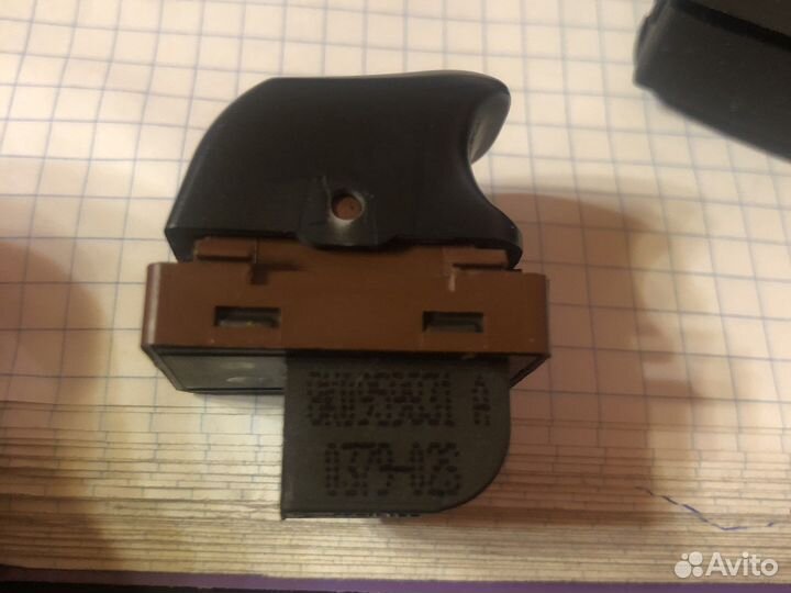 Кнопки стеклоподьемника audi A4B8