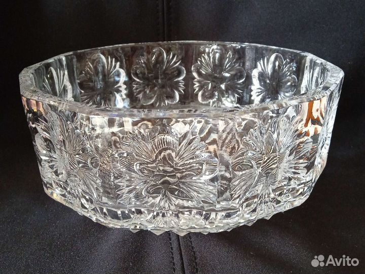 Хрустальная ваза, рюмки