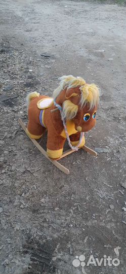 Лошадь качалка