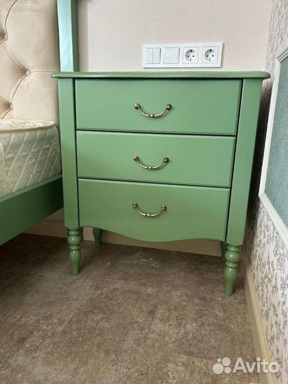 Тумба прикроватная 3 ящика 