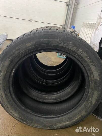 Pirelli Ice Zero 215/55 R17