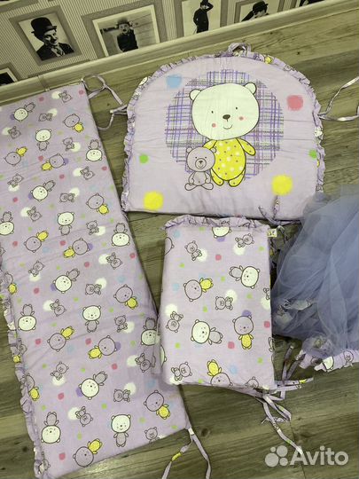 Бортики в кроватку с балдахином