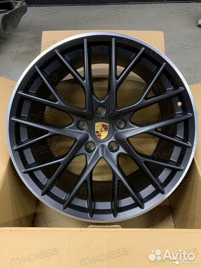 Разноширокие диски R21 Porsche Panamera