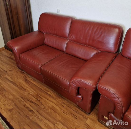 Набор кожаной мебели