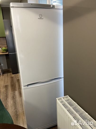 Холодильник indesit