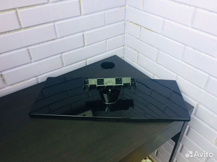 Стойка под телевизор