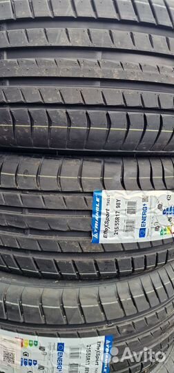 Triangle EffeXSport TH202 215/55 R18