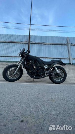 Yamaha FZX750