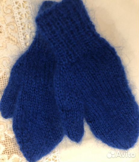 Варежки и носки вязаные детские