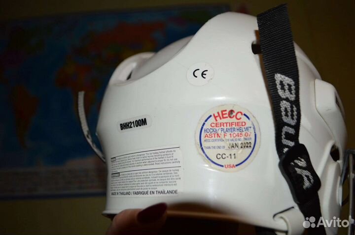 Хоккейный шлем, экипировка