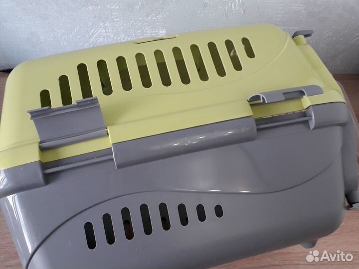 Переноска для кошек и собак