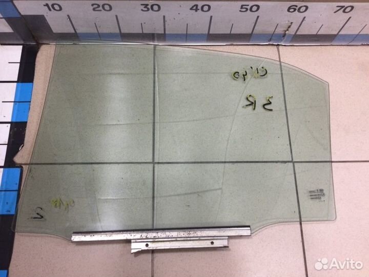 Стекло двери задней правой Toyota Camry V40