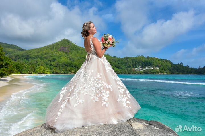 Платье свадебное 46-48 размер красивого пудрового