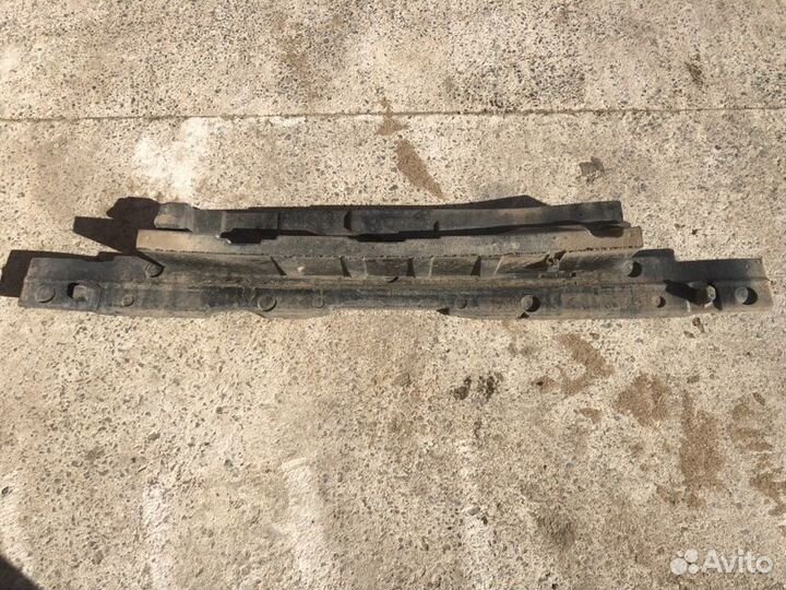 Наполнитель бампера (абсорбер) задний Infiniti