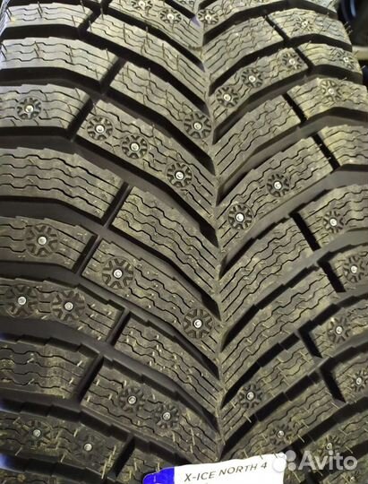Michelin X-Ice North 4 215/55 R17