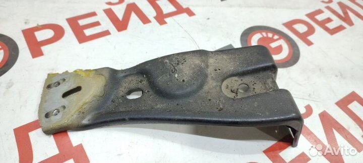 Крепление крыла переднее левое Volkswagen Passat