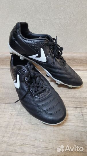 Футбольные бутсы 39 размер