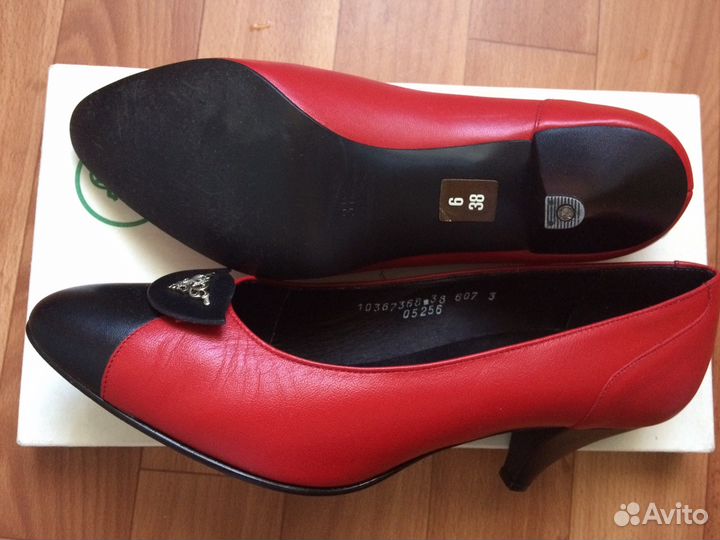 Новые кожаные туфли 