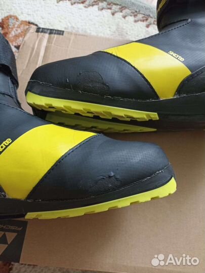 Лыжные ботинки fischer коньковые