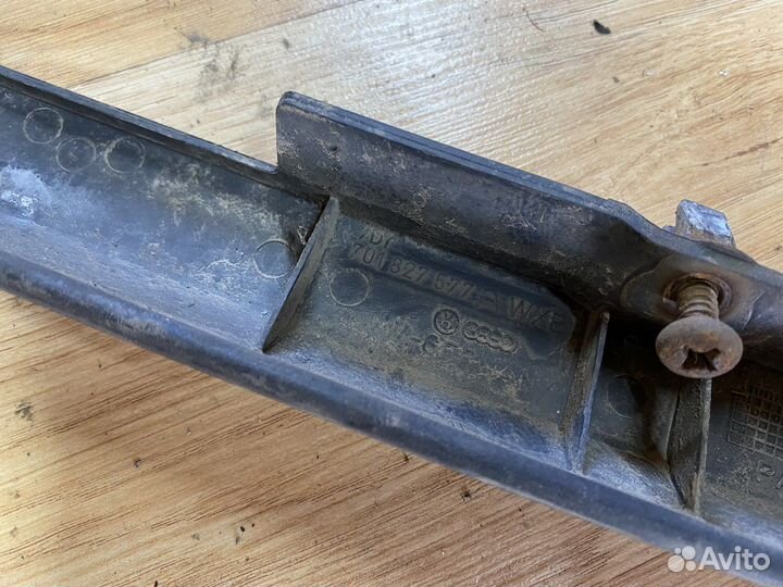 Накладка подсветки номера Volkswagen T4